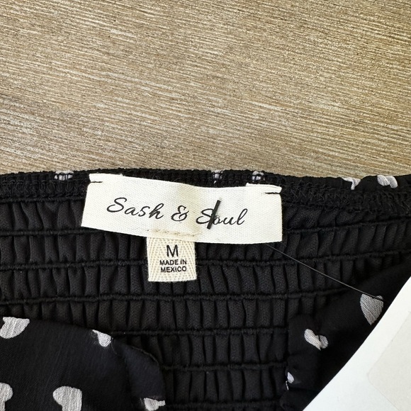 Lime lush  Black Heart Pattern Blouse nwt - Picture 5 of 9